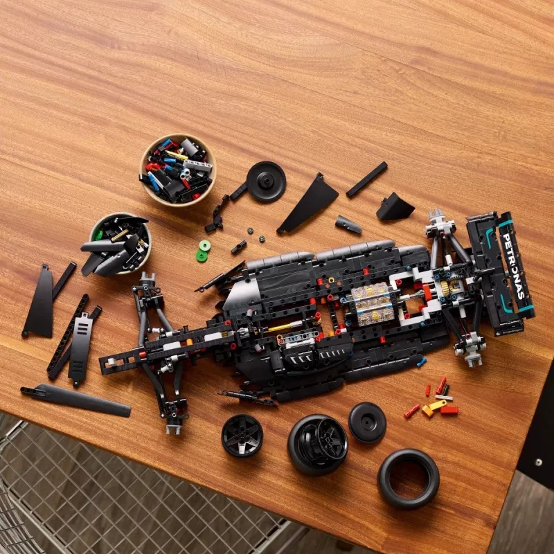 LEGO Technic 42171 Mercedes-AMG F1 W14 E Performance, scala 1:8, 1642 pezzi, 18+