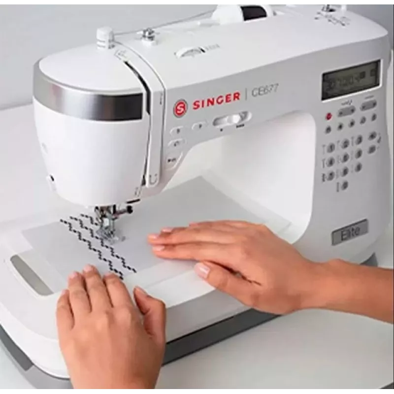 Macchina da cucire SINGER CE677