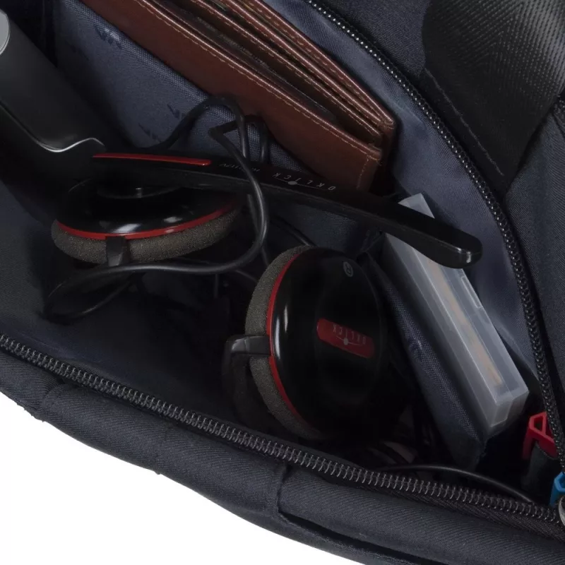 Borsa a tracolla Rivacase Biscayne 39,6 cm (15,6 pollici) nero
