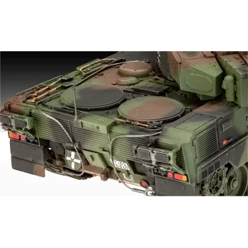 Modellino in plastica REVELL Leopard 2A7A1 kit carro armato militare (scala non indicata)