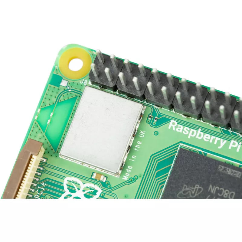Single-board computer Raspberry Pi 5 scheda di sviluppo — 2400 MHz Arm Cortex-A76, fino a 16 GB LPDDR4x, MicroSD, USB 3.2, Wi‑Fi 5