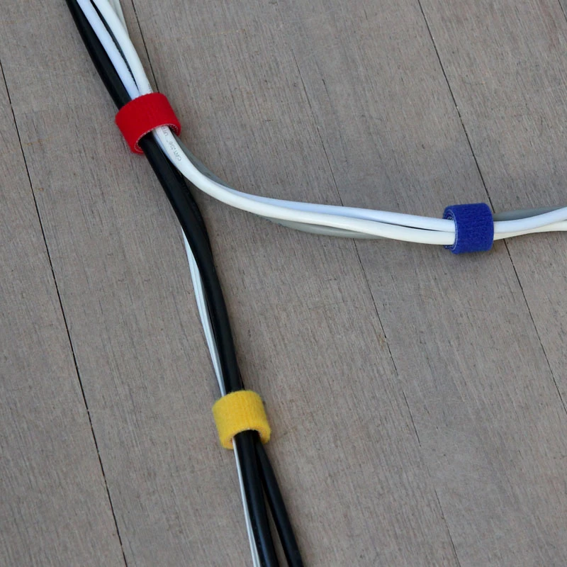 LABEL THE CABLE rotolo di nastro velcro double-face 4x 1m - colori misti