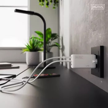 Caricabatterie da parete DIGITUS DA-10303 67W GaN, 2× USB-C + 1× USB-A, 100–240V, bianco