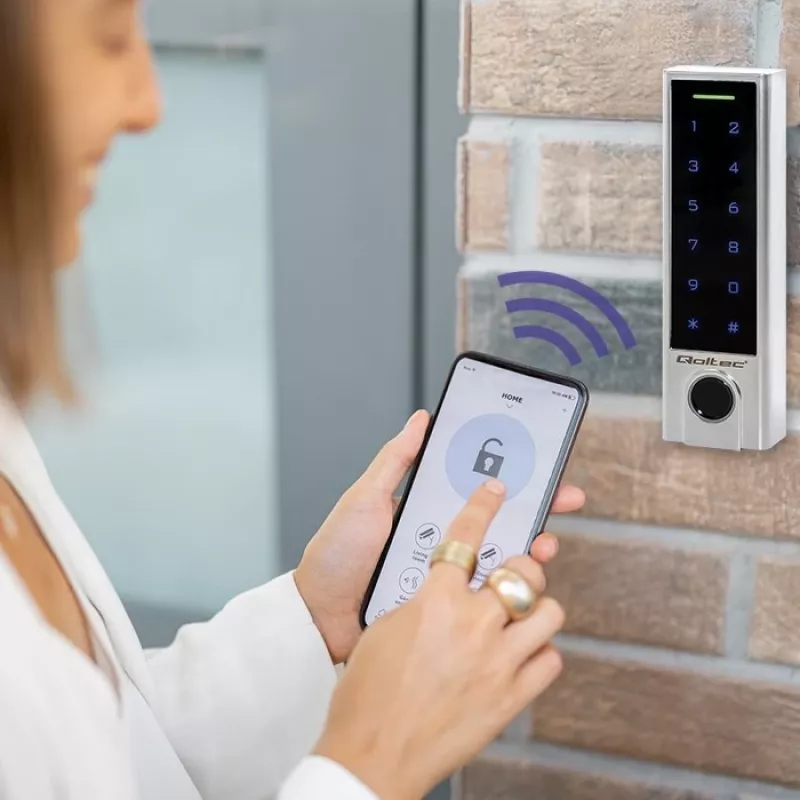 Qoltec 52448 serratura a codice TITAN con lettore di impronte digitali | RFID | BT 4.0 | codice | carta | portachiavi | campanello | IP68 | EM