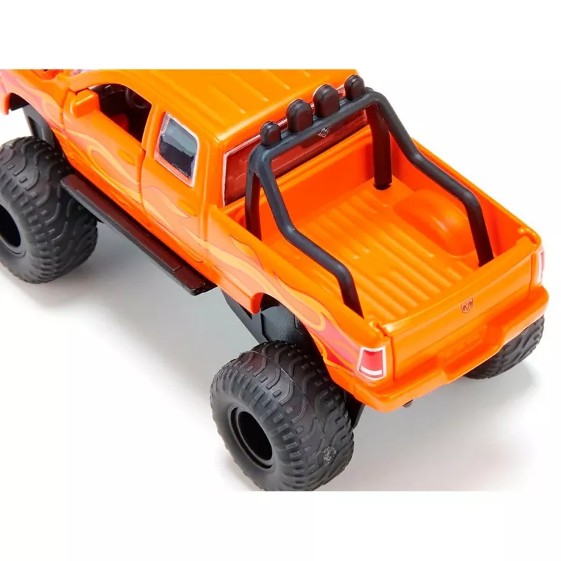 Siku RAM1500 con pneumatici a palloncino modello pickup preassemblato 1:50