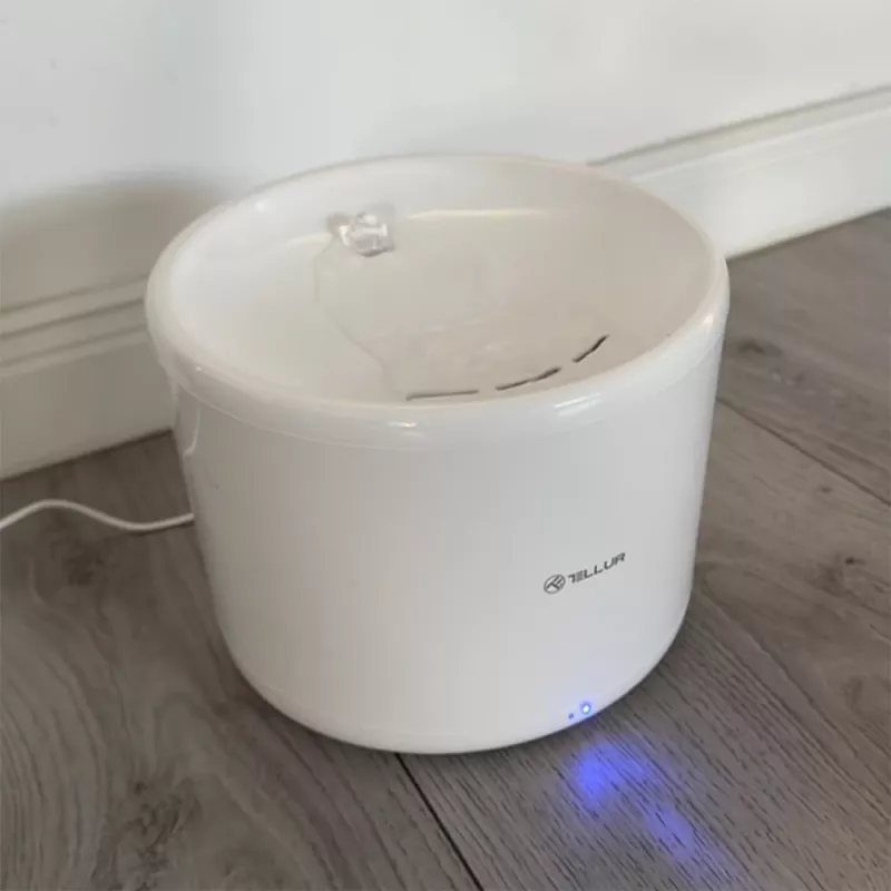 Abbeveratoio per animali Tellur TLL331471 2L bianco – ciotola automatica da 2 litri per gatti e cani di piccola taglia