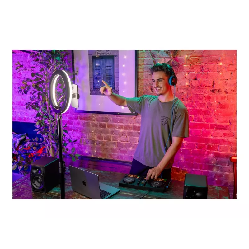 AlphaTheta DDJ-FLX2 controller DJ