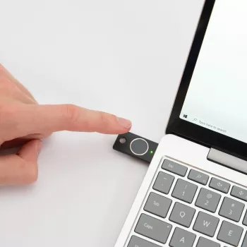 YubiKey C Bio FIDO Edition Yubico nero autenticazione senza password