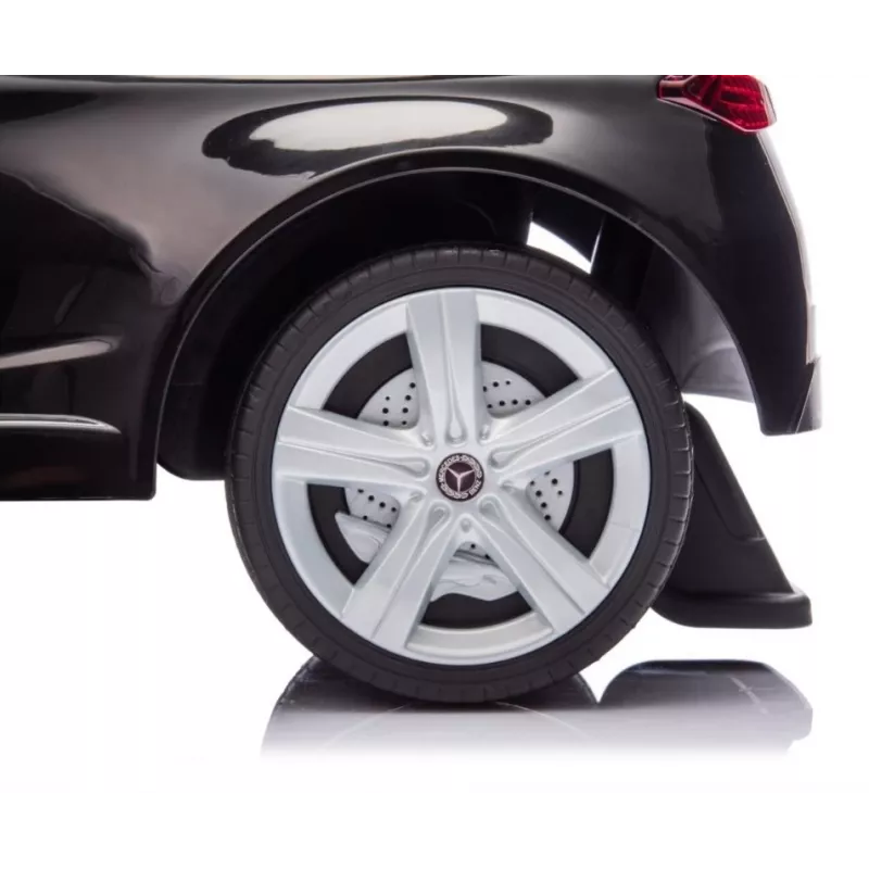 Veicolo Mercedes C-Class S nero