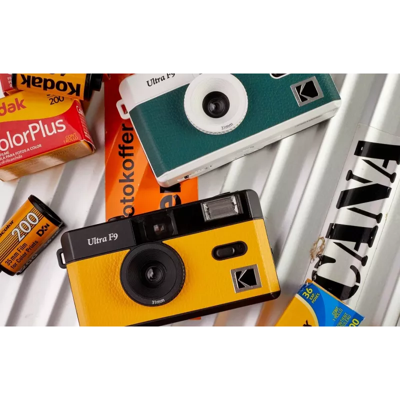 Fotocamera compatta a pellicola Kodak F9 135 mm verde bianca ISO 200-400