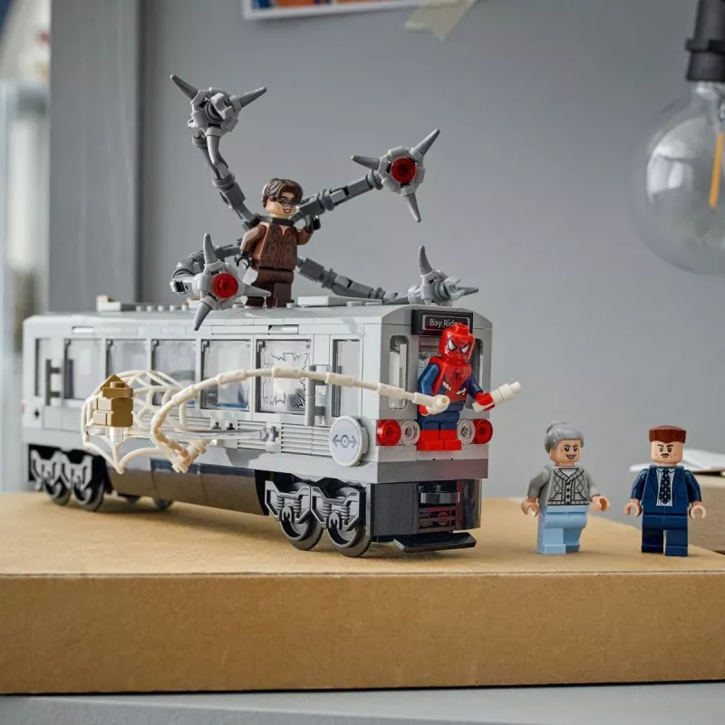 Giocattolo da costruzione LEGO Marvel Super Heroes 76321 Spider-Man Doc Ock Subway Showdown, 393 pezzi, 4 minifigure, età 9+