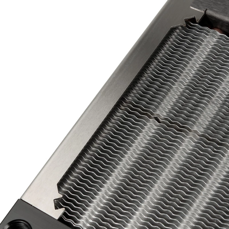Blocco radiatore Aqua-Computer 33701 — alluminio/rame/acciaio inox, 160×140×40 mm, argento