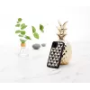 Custodia per cellulare iKins per iPhone 11 Pro – design piramide nero