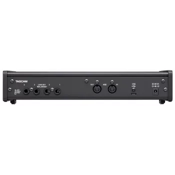Interfaccia audio Tascam US-4X4HR – 4x XLR combo, 4 uscite analogiche, preamplificatore microfono 56 dB, 192 kHz, USB 2.0, desktop, nero