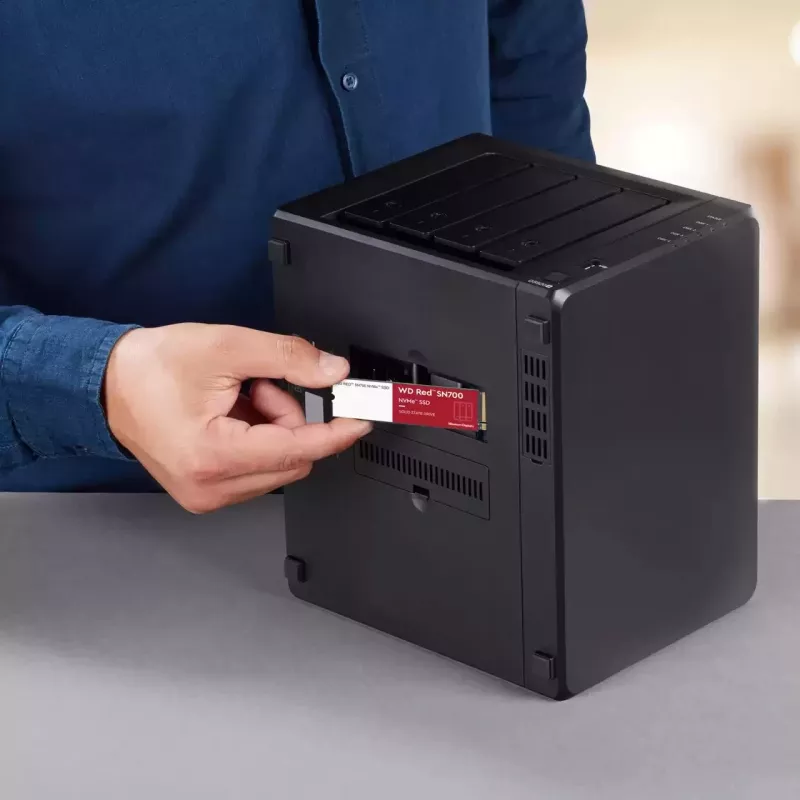 Unità SSD Western Digital SN700 2 TB M.2 PCIe 3.0 NVMe NAS