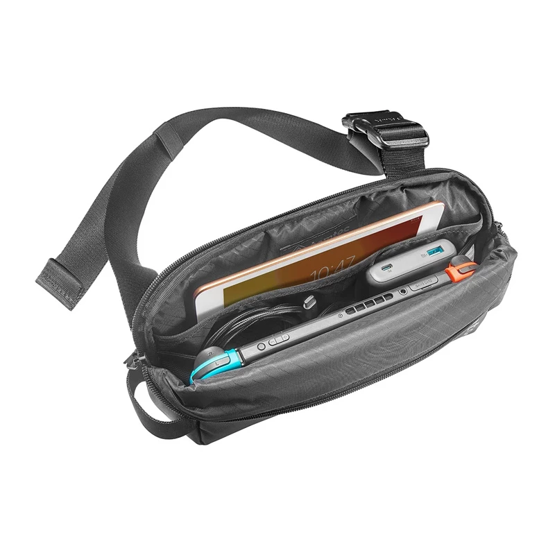 Borsa a tracolla Tomtoc Explorer-T21 S — compagno compatto per l'essenziale, nero