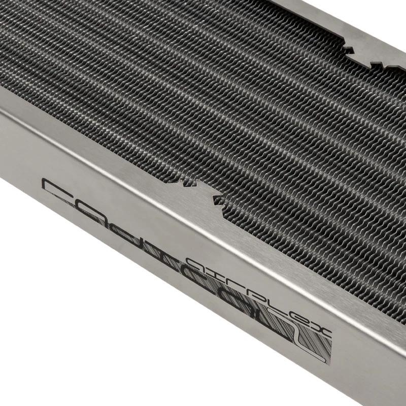 Radiatore Aqua-Computer airplex radical 2/480 — alluminio/rame/acciaio inox, 520×140×40 mm