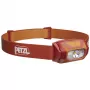 Torcia frontale Petzl TIKKINA 300 lm rossa — luce compatta a mani libere, fascio regolabile, a batteria
