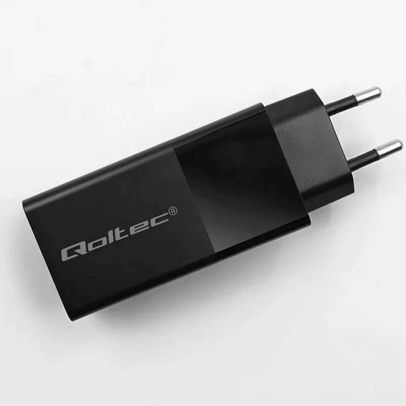Qoltec 52382 GaN POWER PRO caricabatterie | 1xUSB Type C | 1xUSB A | 100W | 5-20V | 1.5-5A | PD | nero
