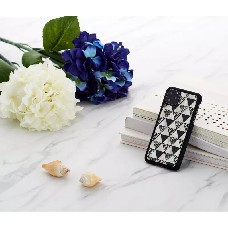 Custodia per smartphone iKins per iPhone 11 Pro Max, design piramidi nero, guscio rigido protettivo