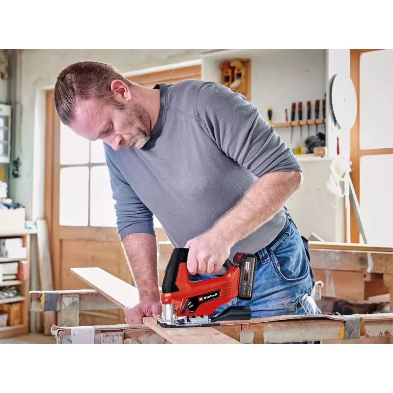 Einhell TC-JS 18/70 Li seghetto alternativo a batteria 4321280, Power X-Change, 18 V, 2700 corse/min, profondità di taglio 70 mm, con batteria da 2,5 Ah e caricabatterie, rosso/nero