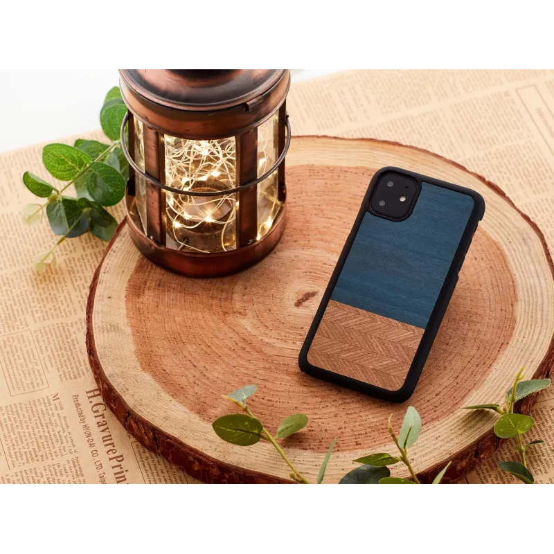 Custodia per smartphone Man and Wood per iPhone 11 – cover protettiva in denim nero