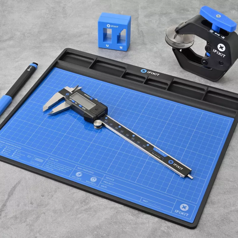 iFixit Repair Business Toolkit officina di riparazione completa in una borsa