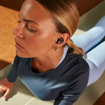 Auricolari wireless in-ear Apple Powerbeats Fit — impermeabili IPX4, ANC, Bluetooth Classe 1, 7 ore di riproduzione (30 ore con custodia), controllo touch, nero