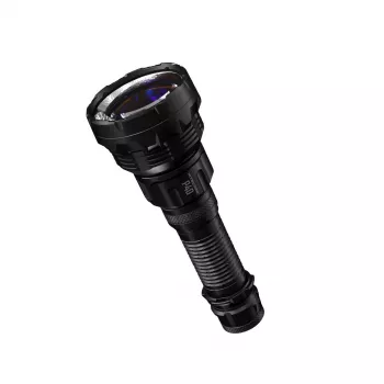 Torcia Nitecore P40 2000 lumen ultra-lungo raggio, modello P40