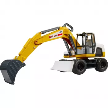 Escavatore BRUDER 03413 età consigliata 2 anni materiale ABS
