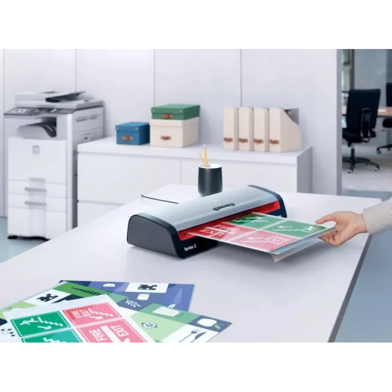Plastificatrice gbc 4410071EU A4 sistema a 2 rulli per la plastificazione di carte di credito e documenti