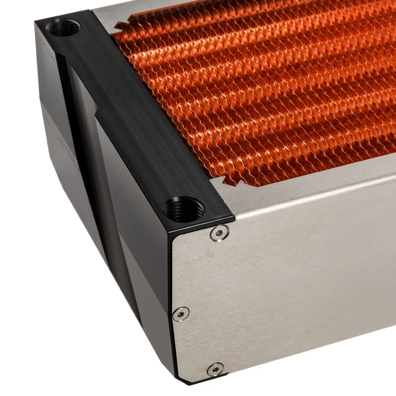 Radiatore Aqua-Computer airplex radical 4/360 — alluminio/rame/acciaio inox, 400×140×73 mm
