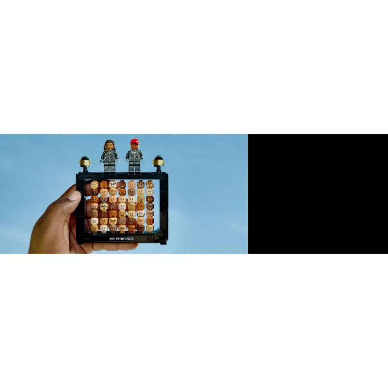 LEGO Icons 10391 Oltre la Luna con Pharrell Williams