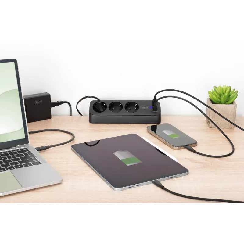 Ciabatta multipla DIGITUS 3 prese con 2×USB-A & 1×USB-C, 3 prese AC Tipo E/F, cavo 1,5 m, nero