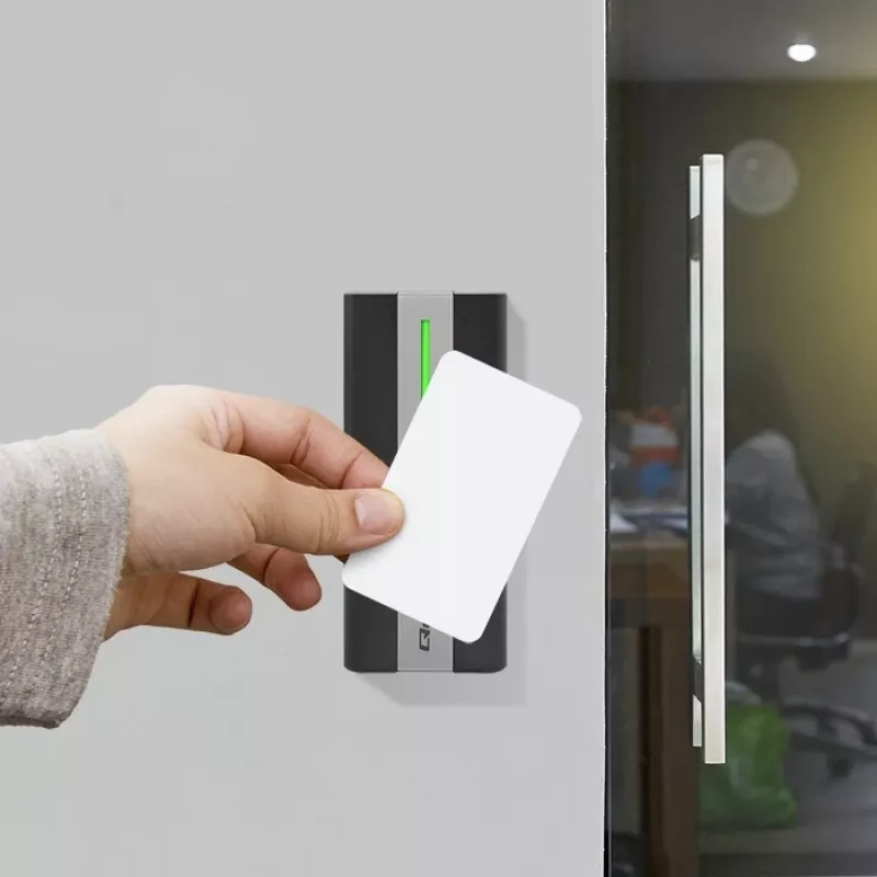 Qoltec Lettore RFID contactless per carte e portachiavi | EM | Mifare | carta | portachiavi | ABS