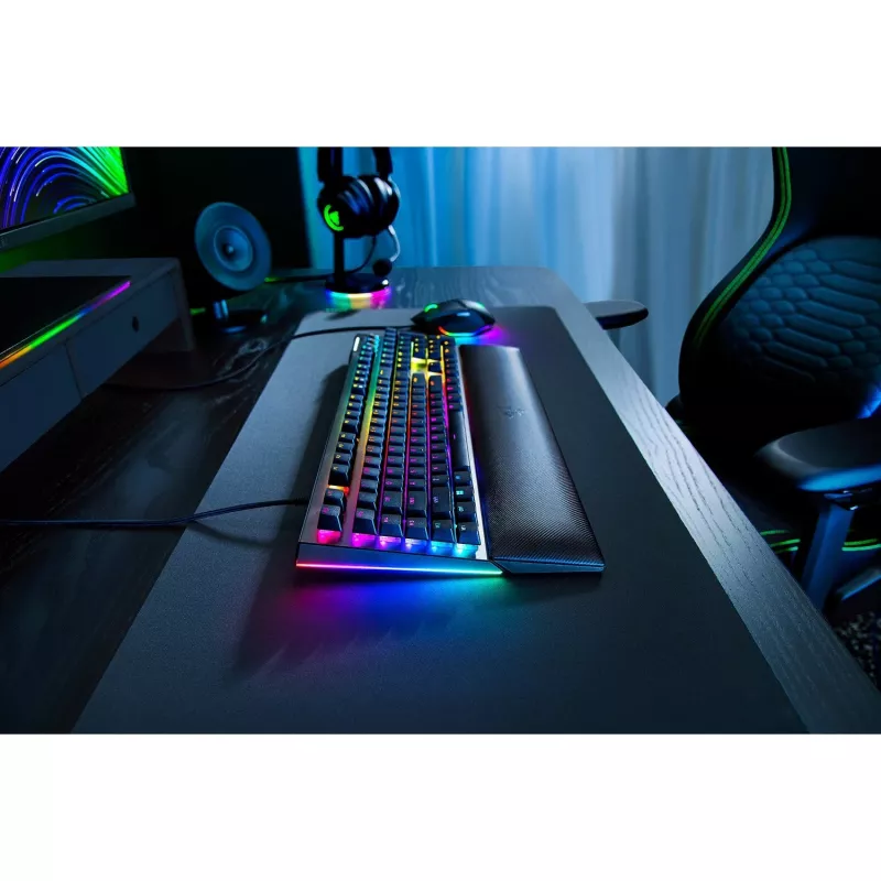Razer BlackWidow V4 tastiera – USB-C, QWERTZ