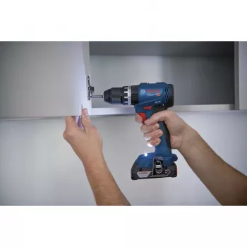 Trapano avvitatore a batteria Bosch GSB 18 V — 18 V, 4 Ah Li-Ion, 45 N·m, 500/1900 giri/min, 35 mm legno, 10 mm acciaio, 2 batterie, caricabatterie, valigetta