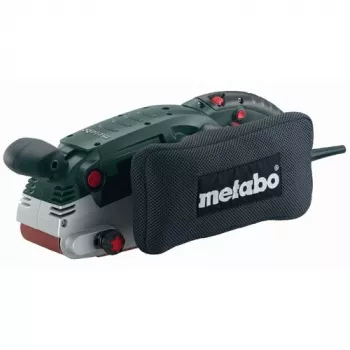 Metabo BAE 75. Levigatrice a nastro, contenitore polvere tipo sacchetto sottovuoto. Potenza 1010 W, peso 4,7 kg, dimensioni piastra levigante (LxP) 75 x 533 mm, sistema di serraggio