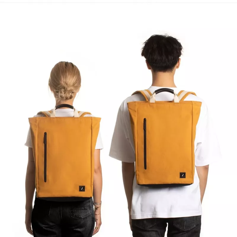 Zaino casual Native Union W.F.A Backpack giallo 100% PET riciclato