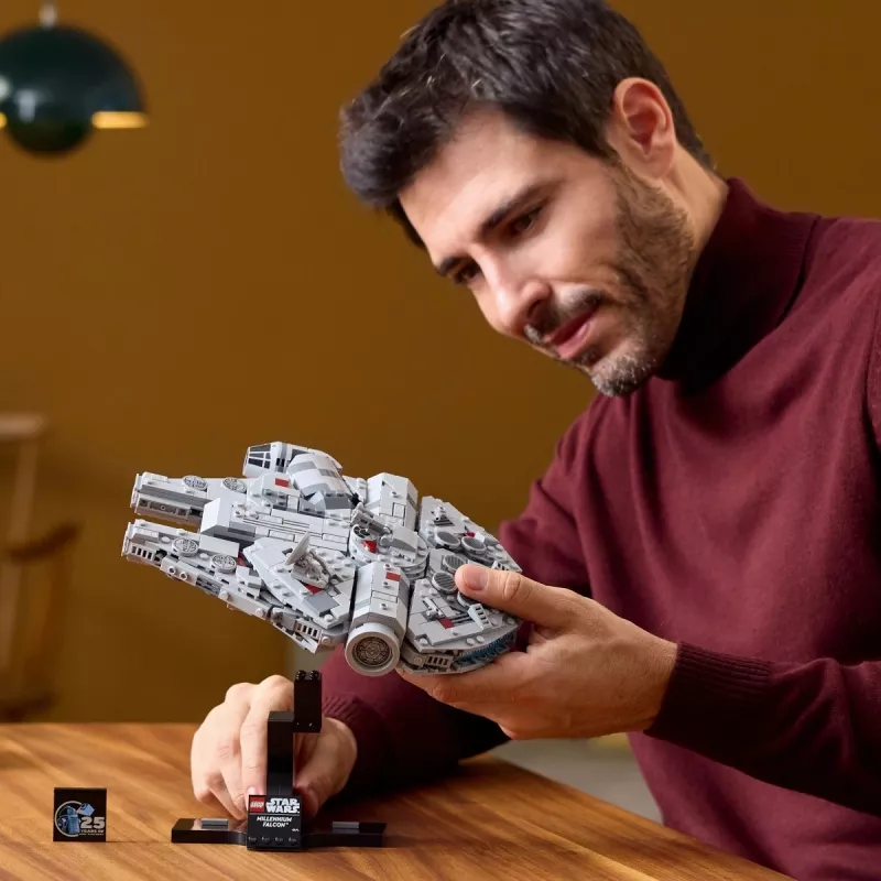 LEGO Star Wars 75375 Millennium Falcon set di costruzioni, 921 pezzi, 18+, 190×240×130 mm