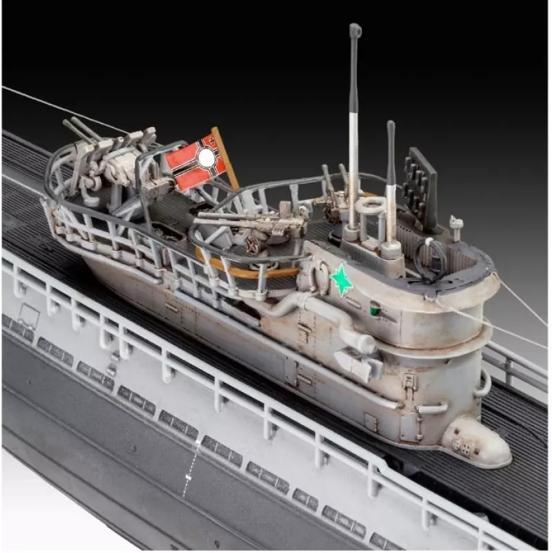 Modello in plastica German Submarine T.IX C/40 1/144