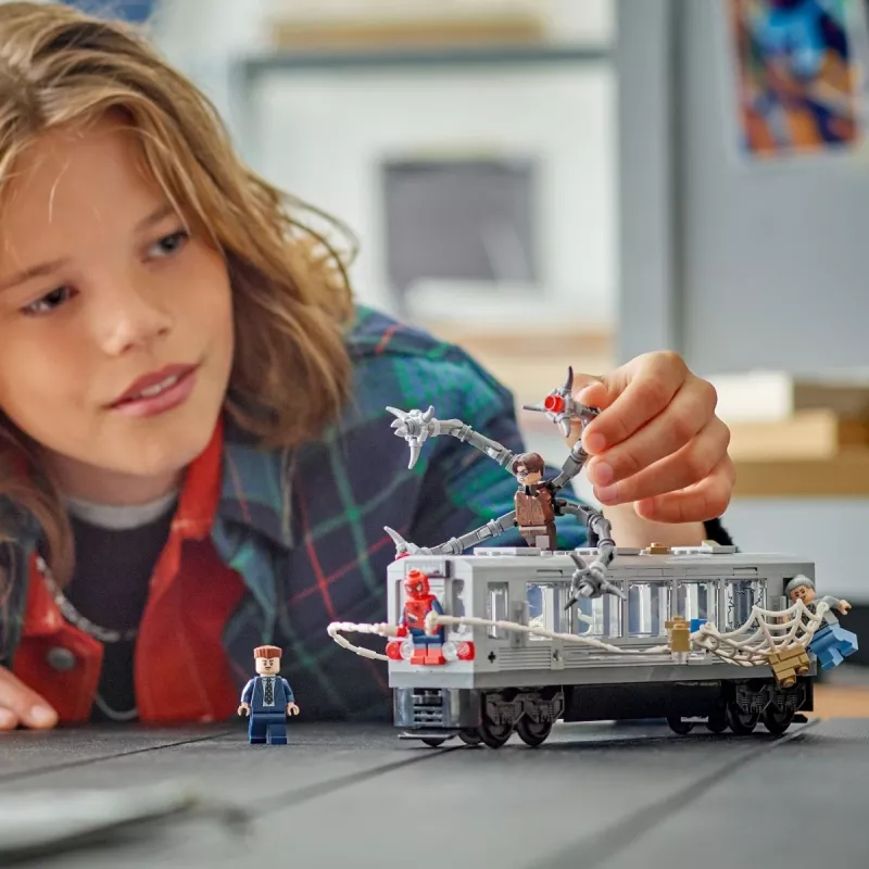 Giocattolo da costruzione LEGO Marvel Super Heroes 76321 Spider-Man Doc Ock Subway Showdown, 393 pezzi, 4 minifigure, età 9+