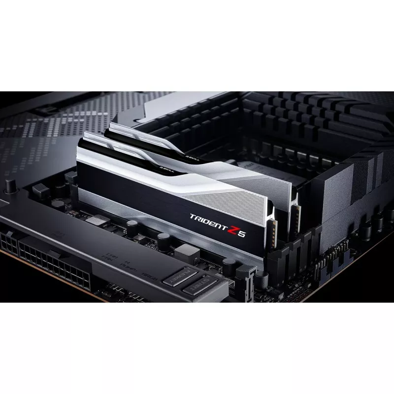 G.Skill Trident Z5 kit di memoria DDR5 32 GB (2 x 16 GB) 6400 MHz CL32, non ECC, F5-6400J3239G16GX2-TZ5S