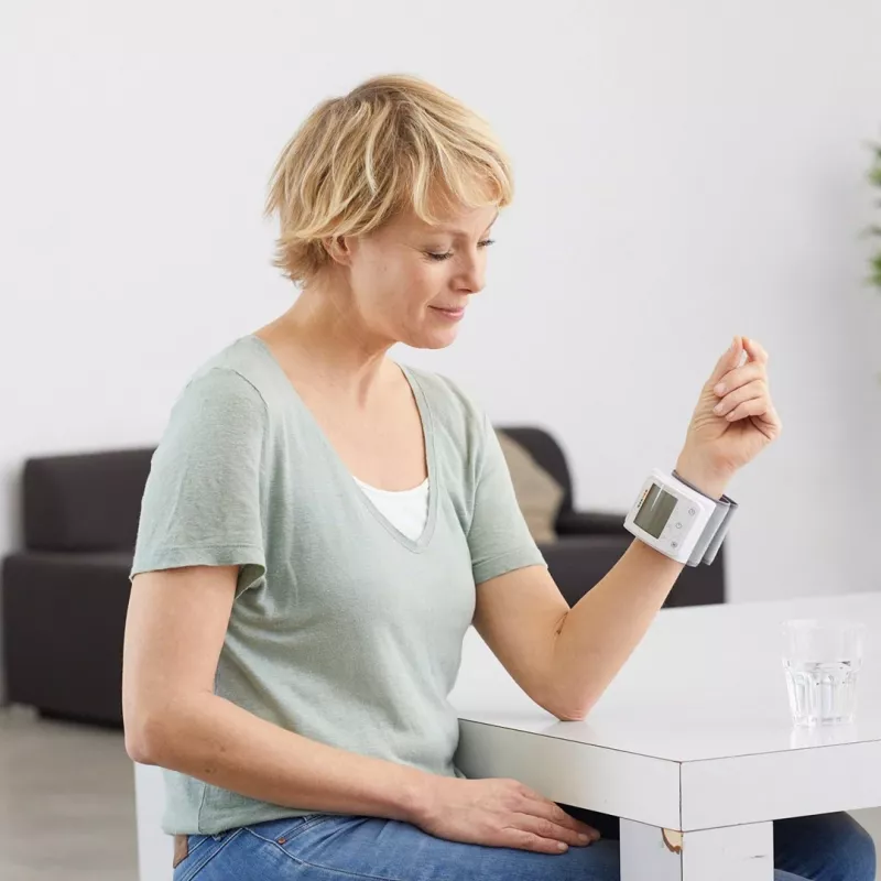 Medisana BW 320 misuratore di pressione da polso - automatico, 2 utenti, 120 posizioni di memoria