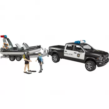 Dodge RAM 2500 pickup della polizia con barca