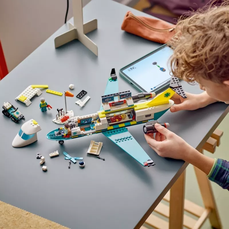LEGO City Aereo di soccorso 60465 – piccolo set da costruzione aereo di soccorso, 403 pezzi, 4 minifigure, età 6+