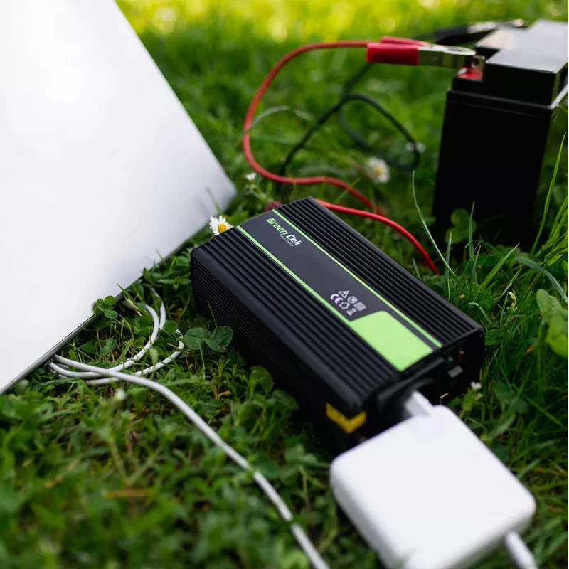 Convertitore di tensione Green Cell 24V a 230V 300W nero