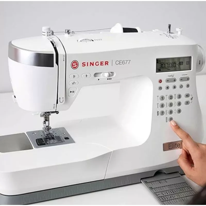 Macchina da cucire SINGER CE677
