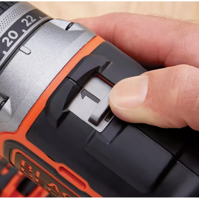 Black & Decker BL186K-QW trapano avvitatore a batteria, 18 V, batteria Li-ion 1,5 Ah, 2 velocità, 1650 giri/min, 52 Nm, con valigetta, nero/arancione