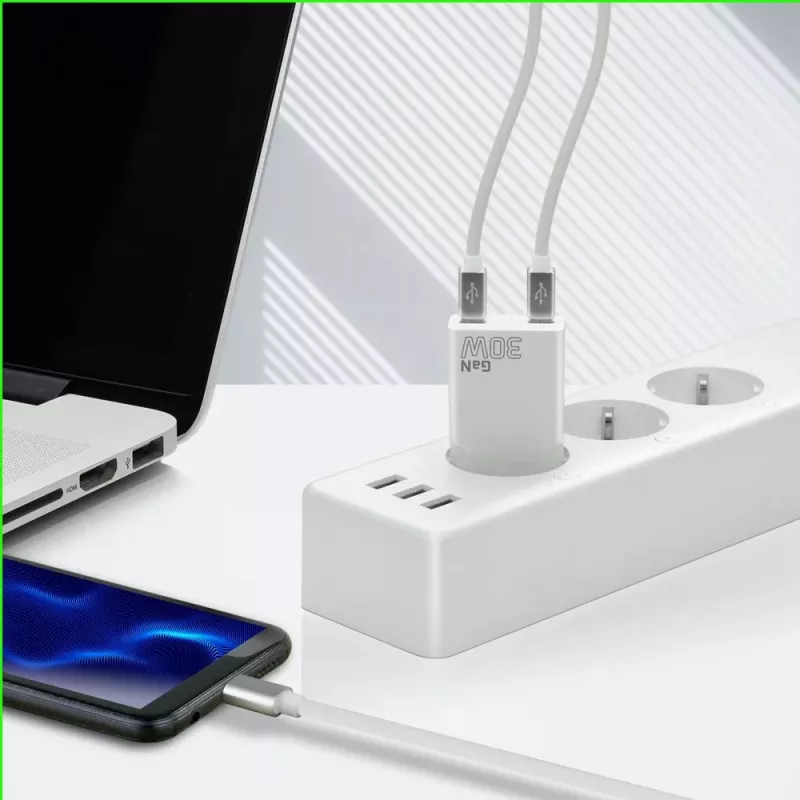 Alimentatore everActive SC-385Q super sottile QC 4 Fast Charging — caricabatterie USB rapido, design compatto